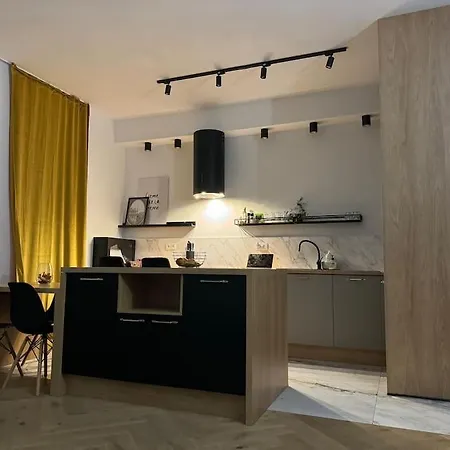 Modern Flat , Quiet Area Ideal For Family