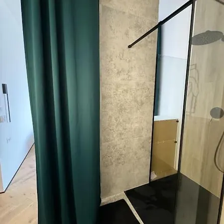 Modern Flat , Quiet Area Ideal For Family Apartment *