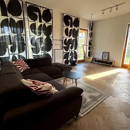 Modern Flat , Quiet Area Ideal For Family