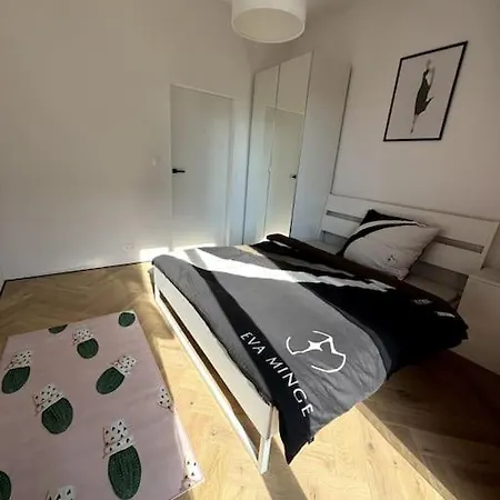 아파트 Modern Flat , Quiet Area Ideal For Family 바르샤바
